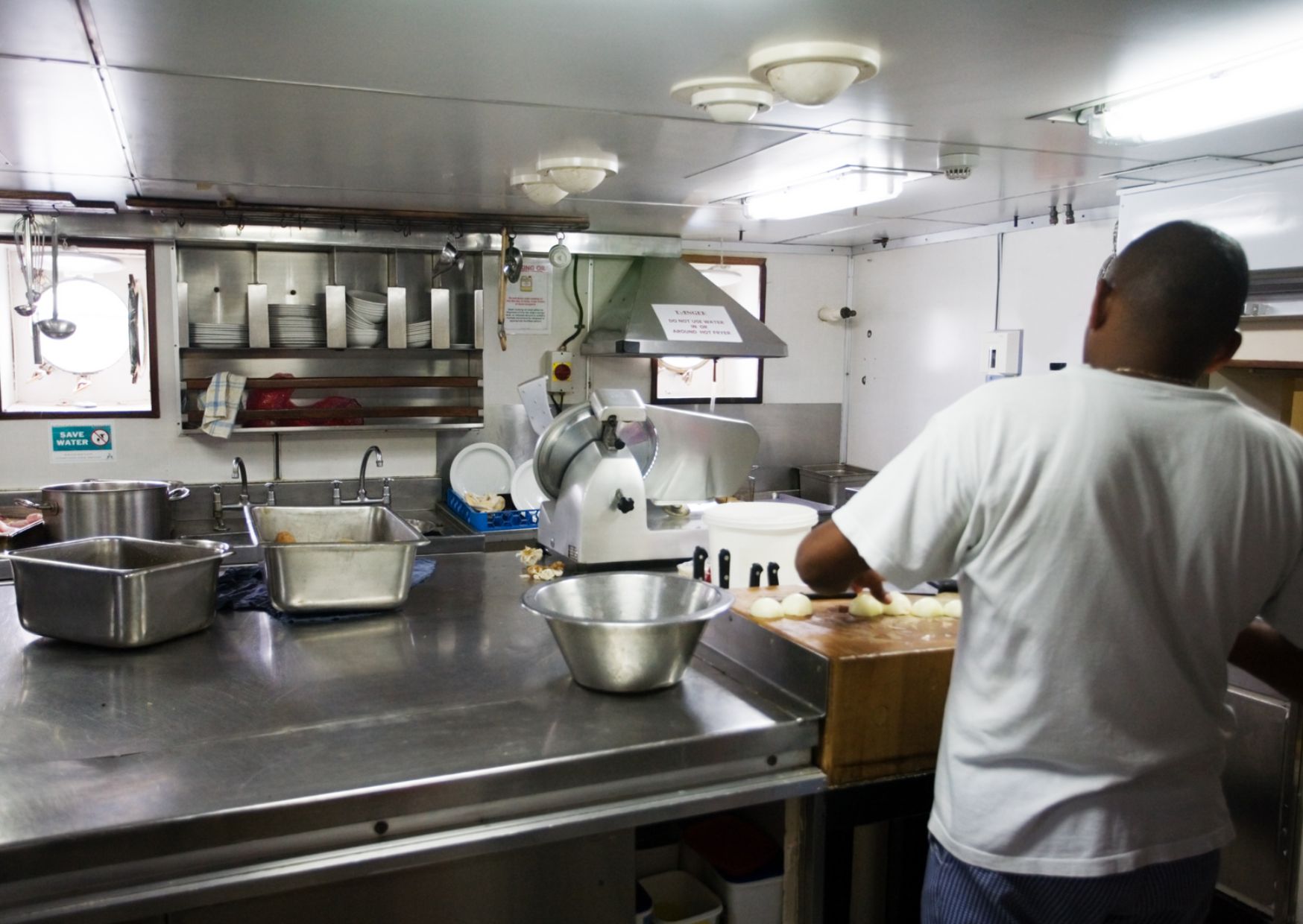 iPS Powerful People supporting offshore catering recruitment for maritime and energy projects